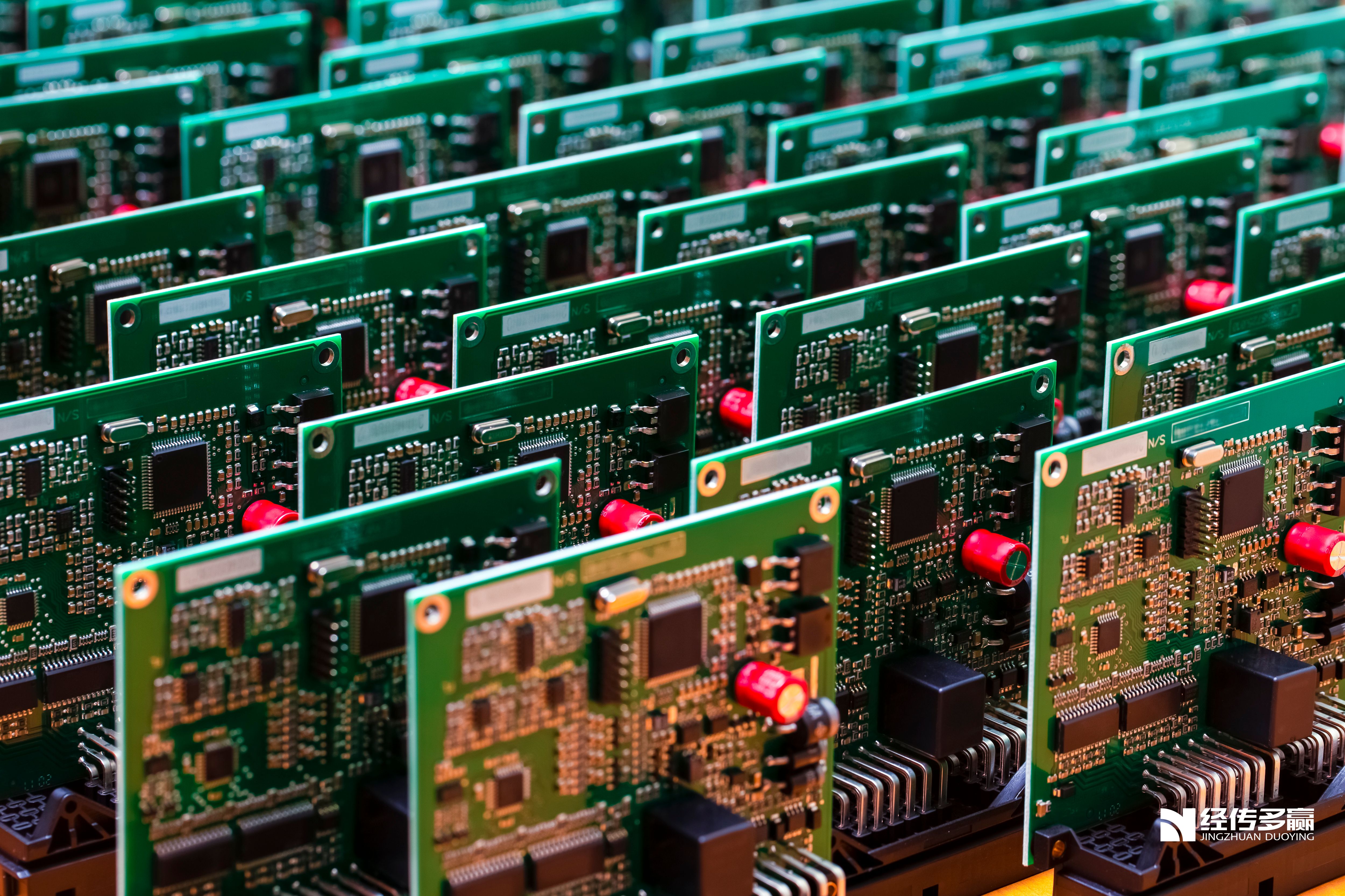 突发！PCB概念股上半年净利同比增长超100倍!